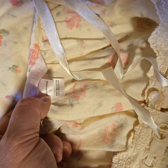 Victorias Secret Flannel Cotton Floral Nightgown L - Picture 4 of 4